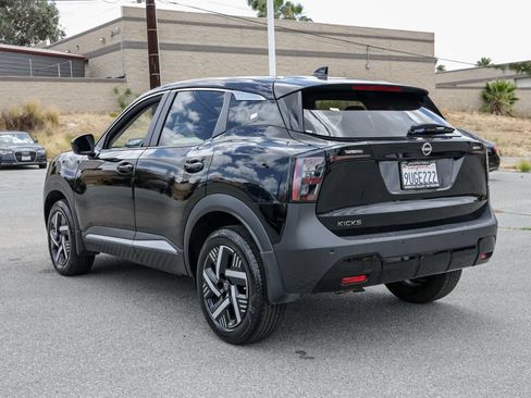 Used 2025 Nissan Kicks SV FWD image 6