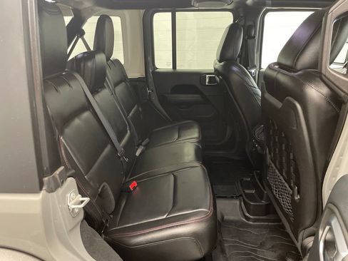 Used 2018 Jeep Wrangler Unlimited Rubicon AWD/4WD image 28