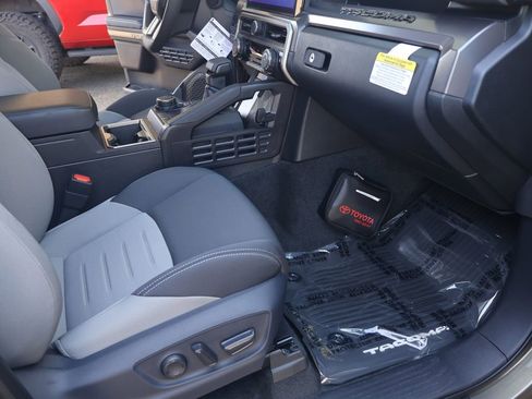 New 2026 Toyota Tacoma TRD Off-Road w/ TRD Off Road Upgrade Package AWD/4WD image 31