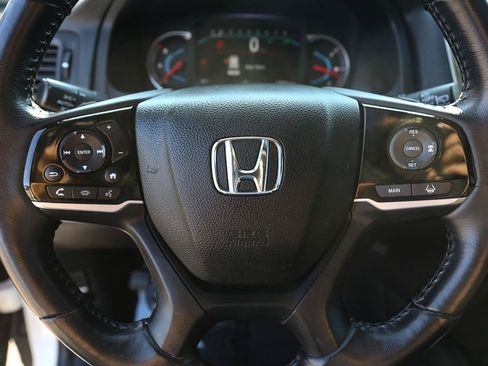Used 2019 Honda Pilot Touring image 16