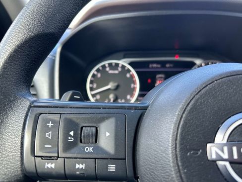 Used 2023 Nissan Rogue S AWD/4WD image 23