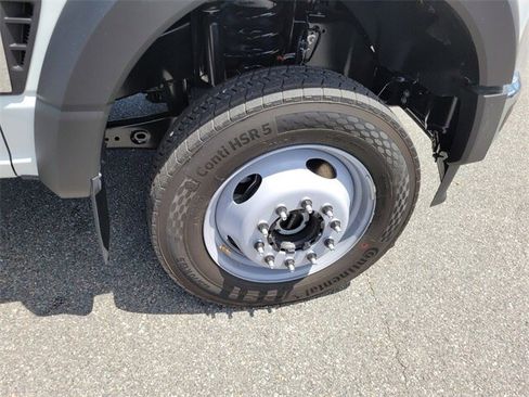 New 2025 Ford F450 XL w/ XL Chrome Package image 15