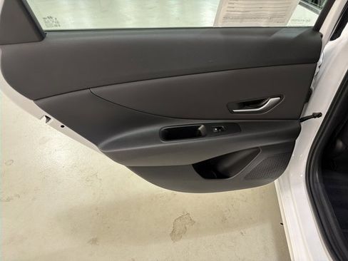 Used 2024 Hyundai Elantra Limited FWD image 23