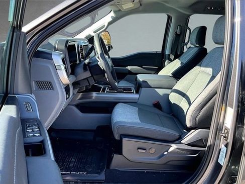 New 2026 Ford F250 XLT w/ XLT Premium Package image 8