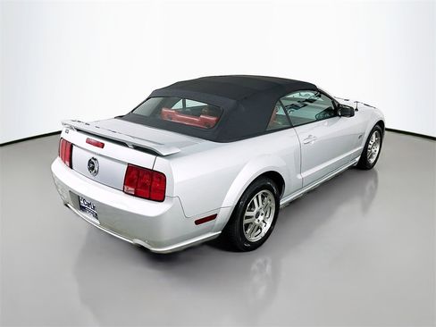Used 2005 Ford Mustang GT Premium image 38