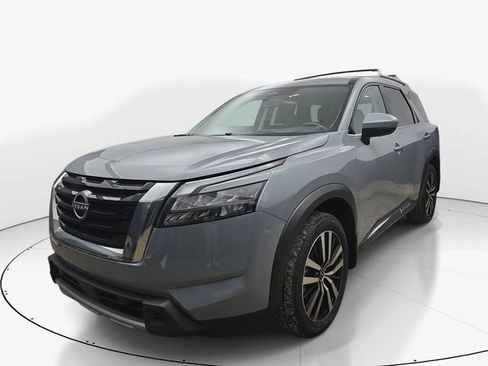 Used 2025 Nissan Pathfinder Platinum w/ Cargo Package FWD image 10