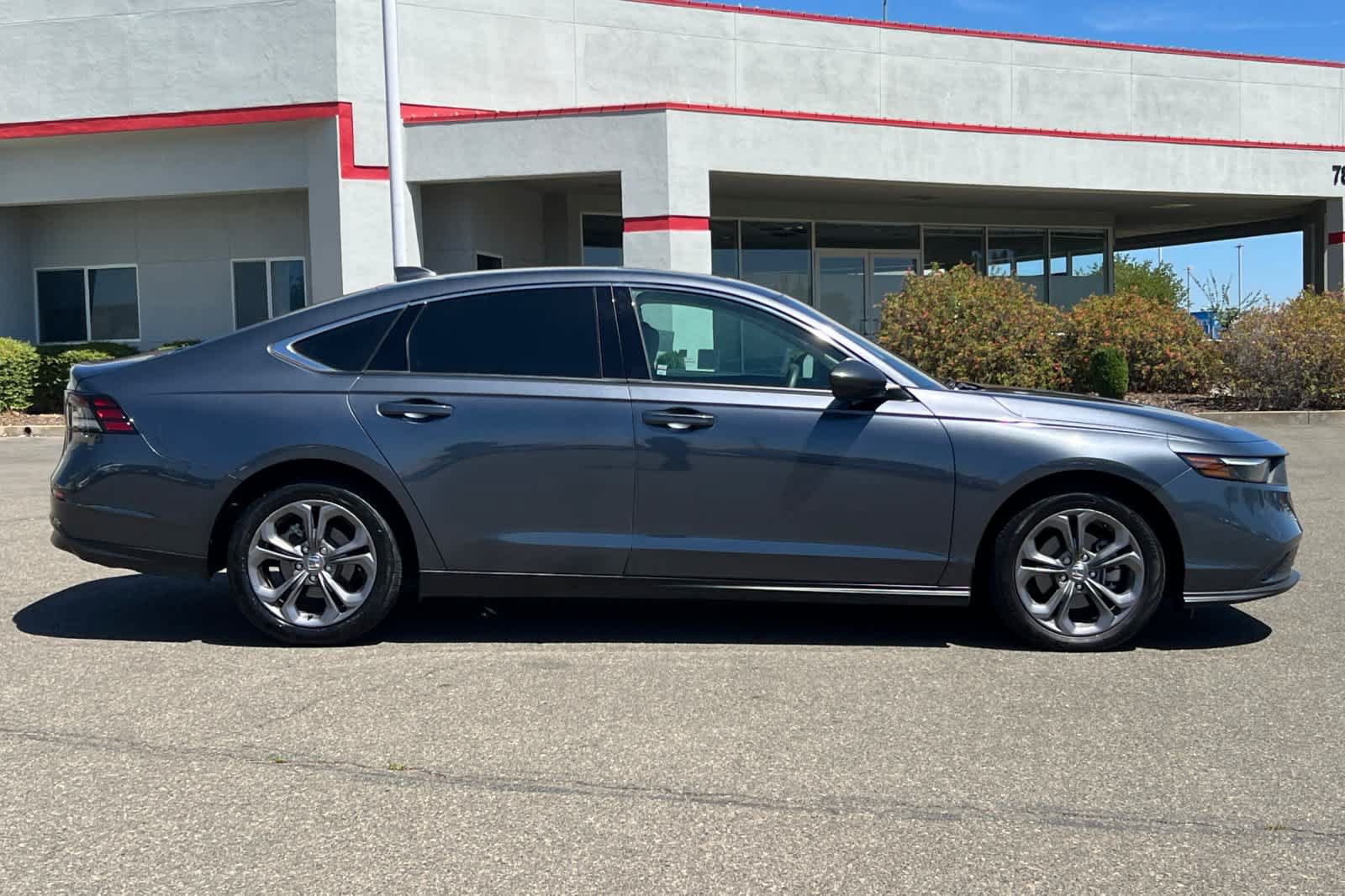 Used 2023 Honda Accord EX image 6