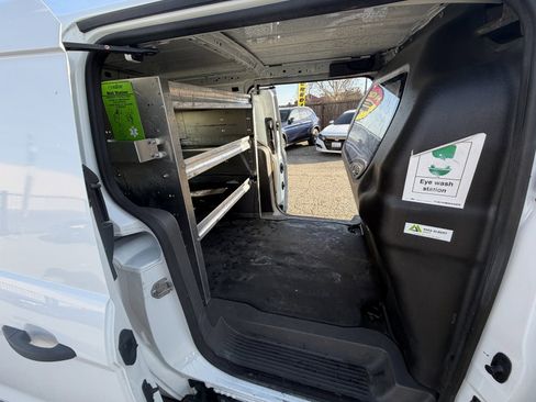 Used 2022 Ford Transit Connect XLT image 15