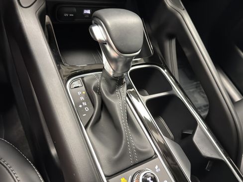Used 2025 Kia Telluride S AWD/4WD image 18