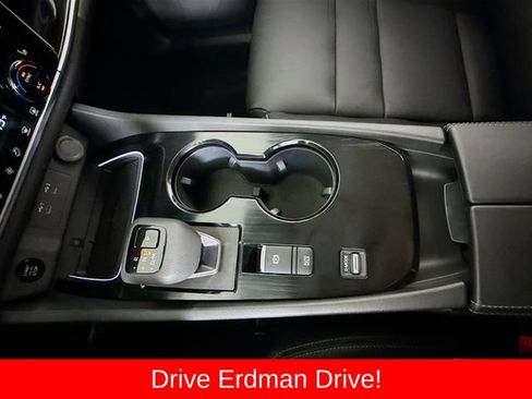 Used 2025 Nissan Rogue SL FWD image 19
