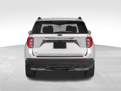 Used 2023 Ford Explorer XLT w/ Equipment Group 202A RWD image 38