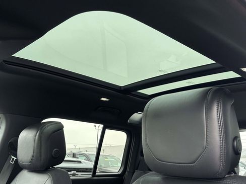 Used 2023 Land Rover Defender 110 X image 9