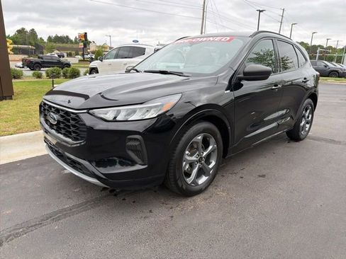 Used 2023 Ford Escape ST-Line w/ Cold Weather Package image 3