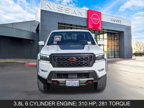 Certified 2023 Nissan Frontier PRO-4X w/ Technology Package image 4