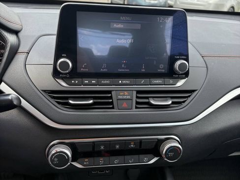 Used 2022 Nissan Altima 2.5 SR FWD image 8