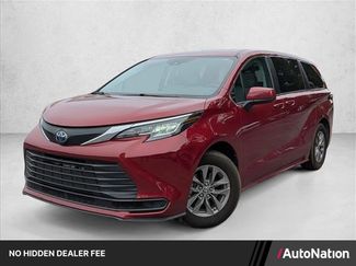 Used 2023 Toyota Sienna LE FWD video 1