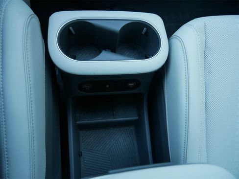 Used 2024 Hyundai Ioniq 5 Limited image 19