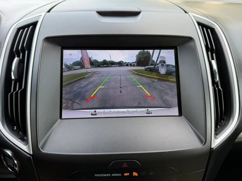 Used 2019 Ford Edge SEL w/ Cold Weather Package AWD/4WD image 24