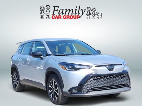 Used 2025 Toyota Corolla Cross AWD Hybrid image 2