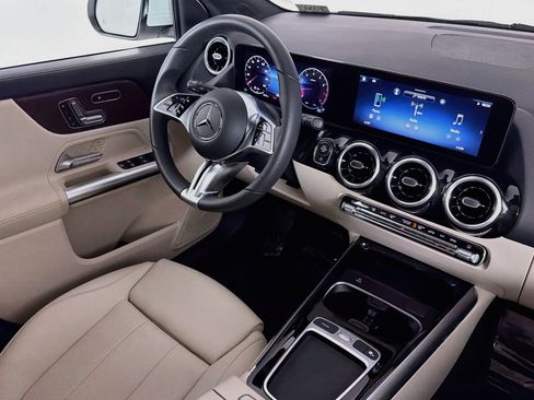 Certified 2026 Mercedes-Benz GLA 250 image 17