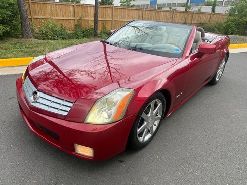 Used 2004 Cadillac XLR RWD image 2