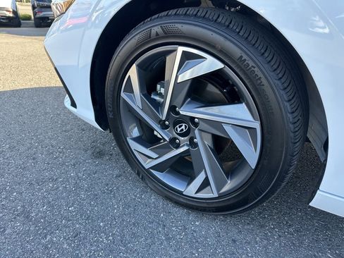 Certified 2025 Hyundai Elantra SEL w/ Cargo Package image 27