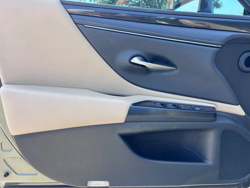 Used 2020 Lexus ES 350 w/ Accessory Package 2 FWD image 16