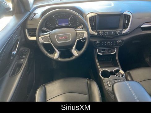 Used 2024 GMC Terrain SLT image 5