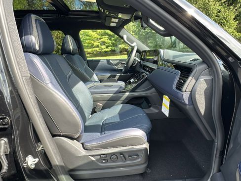 New 2026 INFINITI QX80 4WD image 9