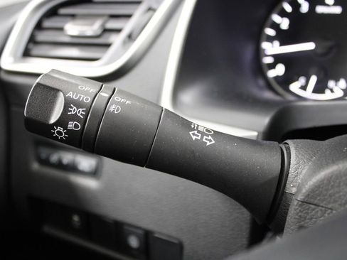 Used 2023 Nissan Murano SV image 23