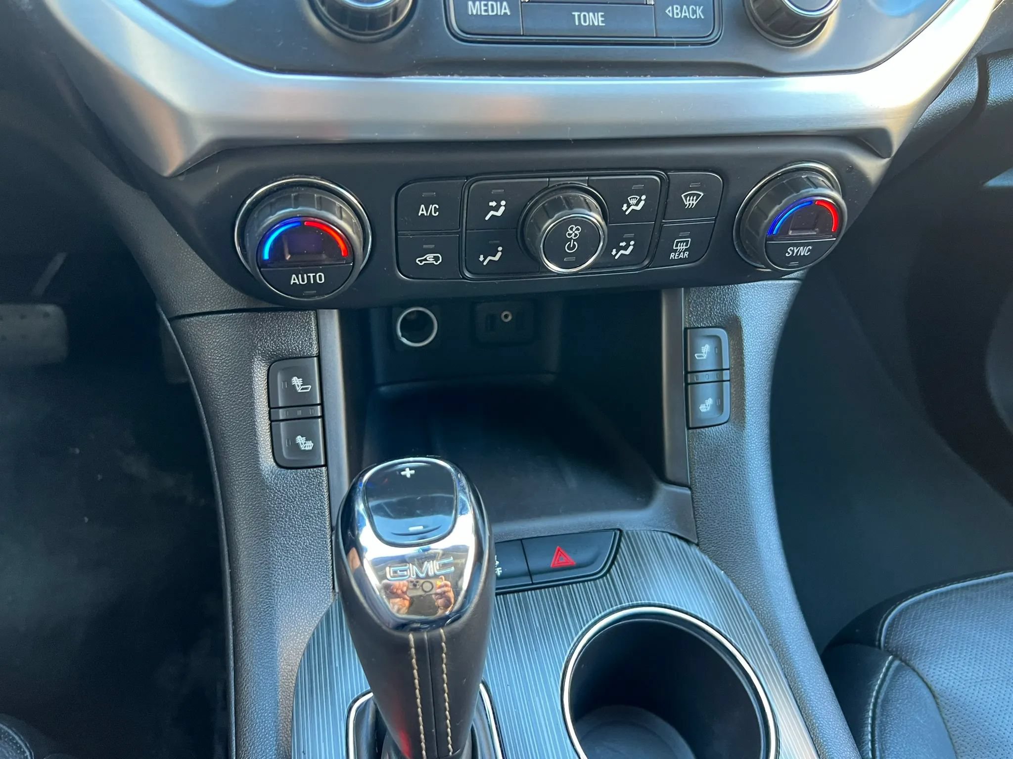 Used 2018 GMC Acadia SLT AWD/4WD image 22
