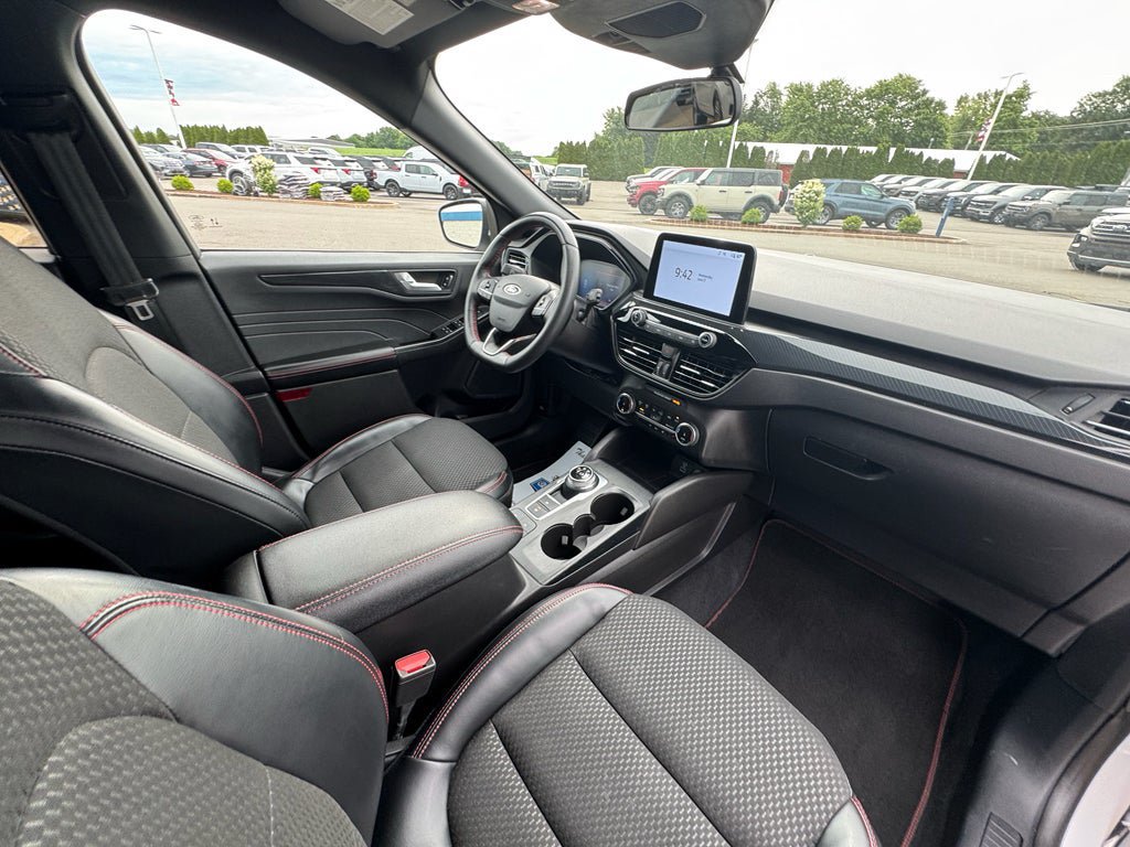 Used 2023 Ford Escape ST-Line Select w/ Class II Trailer Tow Package AWD/4WD image 10