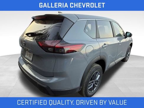 Used 2026 Nissan Rogue SV FWD image 3