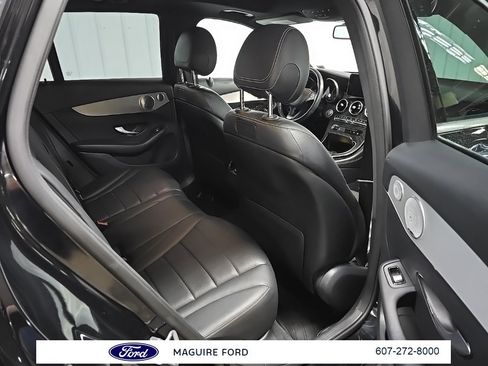 Used 2019 Mercedes-Benz GLC 300 4MATIC image 21