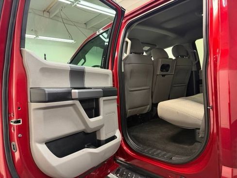 Used 2018 Ford F150 XLT w/ Equipment Group 302A Luxury AWD/4WD image 32