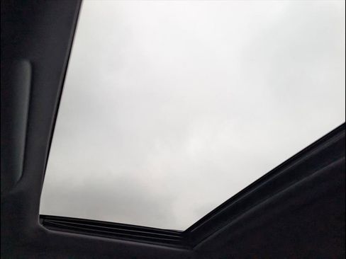 Used 2016 Toyota Land Cruiser image 22