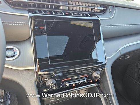 New 2025 Jeep Grand Cherokee Laredo X image 20