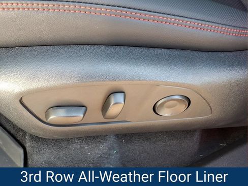 New 2026 Chevrolet Traverse RS w/ LPO, Floor Liner Package FWD image 17