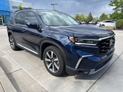 Certified 2025 Honda Pilot Elite image 3