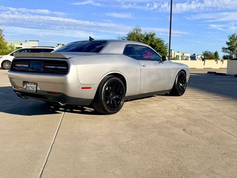 Used 2015 Dodge Challenger R/T w/ Quick Order Package 28B R/T RWD image 10