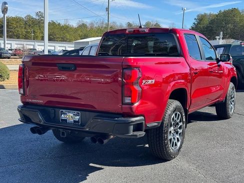 Used 2024 Chevrolet Colorado Z71 w/ Z71 Convenience Package 2 image 3