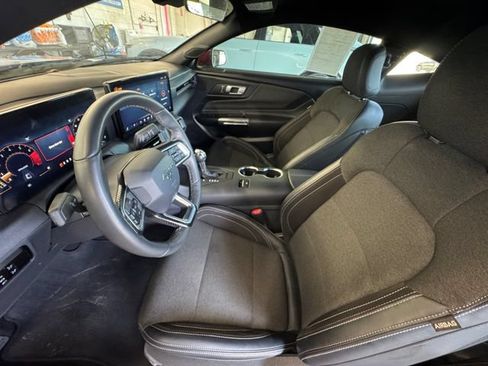 Used 2025 Ford Mustang Coupe RWD image 27