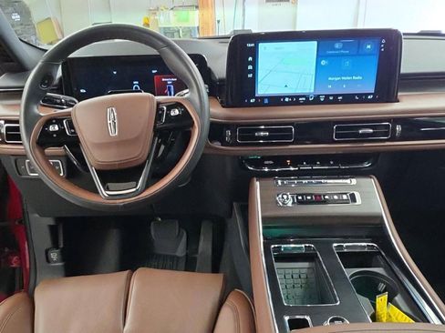 Certified 2025 Lincoln Aviator Reserve w/ Equipment Group 201A AWD/4WD image 2