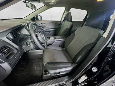 Used 2023 Nissan Rogue SV FWD image 13