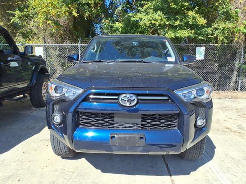 Used 2023 Toyota 4Runner SR5 Premium w/ Moonroof Package AWD/4WD image 3
