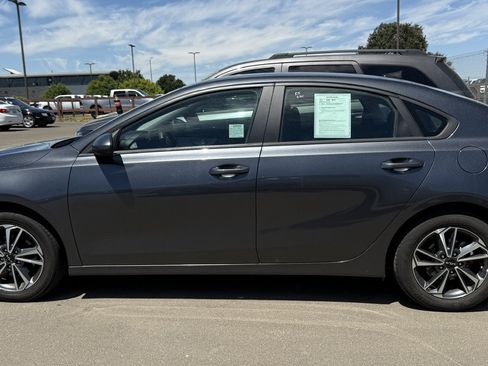 Used 2024 Kia Forte LXS FWD image 4