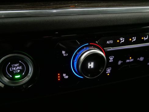 Used 2024 GMC Sierra 1500 Elevation image 22