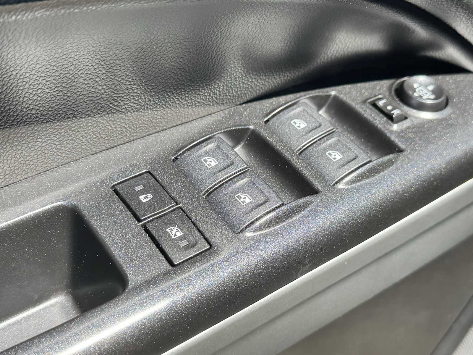 Used 2022 Chevrolet Colorado ZR2 AWD/4WD image 7