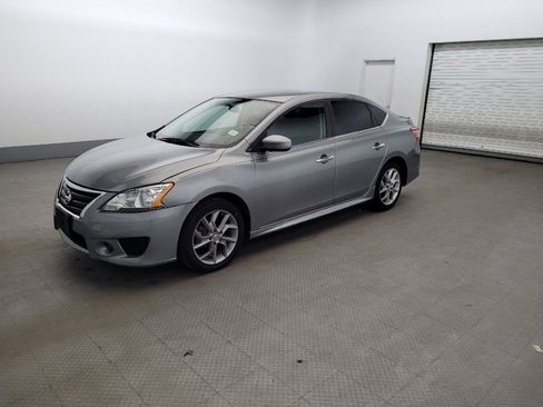 Used 2014 Nissan Sentra SR w/ SR Driver Package FWD image 2