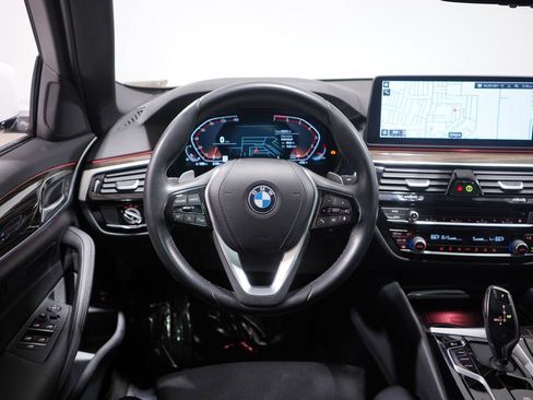 Used 2022 BMW 530i w/ Convenience Package image 11